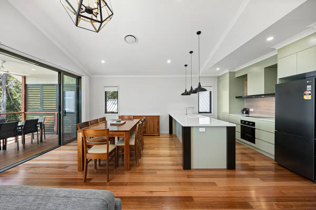King Parrot Lodge